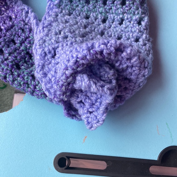 Hand crochet key hole scarf - Picture 3 of 6